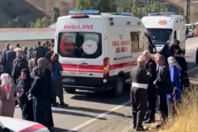Hakkari’de iki araç kafa kafaya çarpıştı: 1 ölü, 7 yaralı