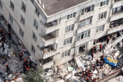 Maltepe’de ekipler çöken binada dinleme yapıyor: "Sesimi duyan var mı?"