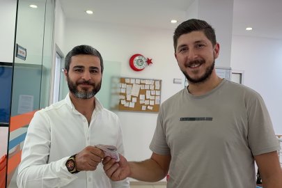 Arnavutköy'de örnek taksici IBAN'ına fazla para gönderen müşterisini bulmak için seferber oldu: 9 bin 900 lirayı iade etti