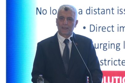 Bakan Bolat'tan yabancı yatırımcılara çağrı: "Geç kalmadınız, Türkiye'ye gelin"