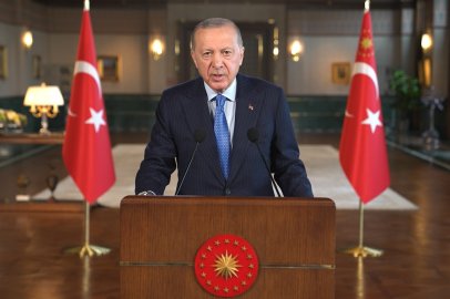 Cumhurbaşkanı Erdoğan: "Gurbeti, ikinci vatan eyleyen kardeşlerimiz için yüksek bir şuurla çalışan tüm sivil toplum kuruluşlarımıza şükranlarımı iletiyorum"