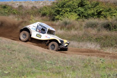 Deniz kenarında off-road heyecanı