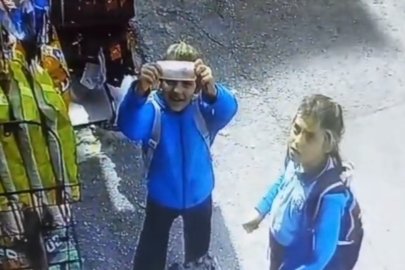 İki öğrencinin örnek davranışını kamera böyle görüntüledi