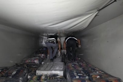 Durdurulan tırda 95 bin paket elektronik sigara tütünü ele geçirildi