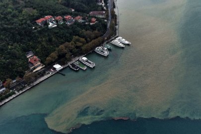 İstanbul’da yağmurun etkisiyle denizin rengi değişti: Boğaz’daki renk değişimi havadan görüntülendi