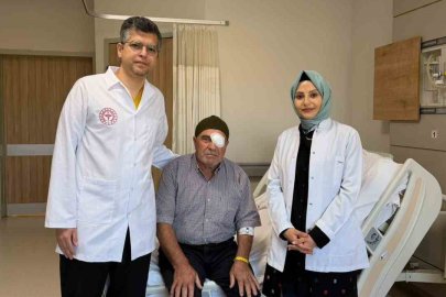 Bilecik’te bir ilk: İki göz ameliyatı tek seansta yapıldı