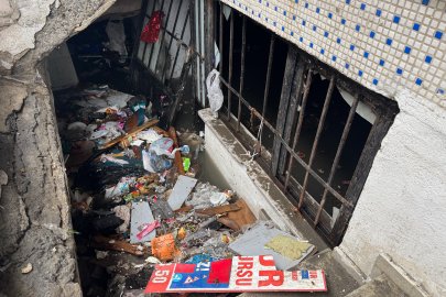 Küçükçekmece'de dere yatağındaki evin bodrum katını su bastı