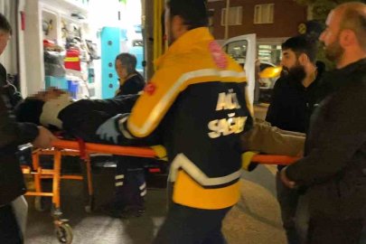 Bursa’da motosikletin çarptığı yaya ve sürücü yaralandı