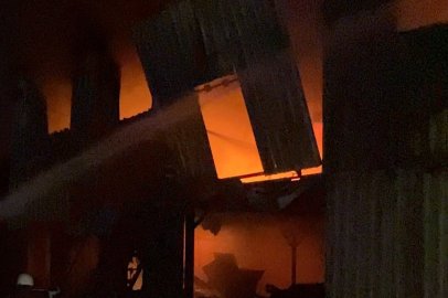 Biga’da sanayi sitesinde hurda dükkanında çıkan yangın korkuttu