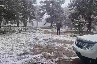 Bozüyük'e mevsimin ilk karı düştü