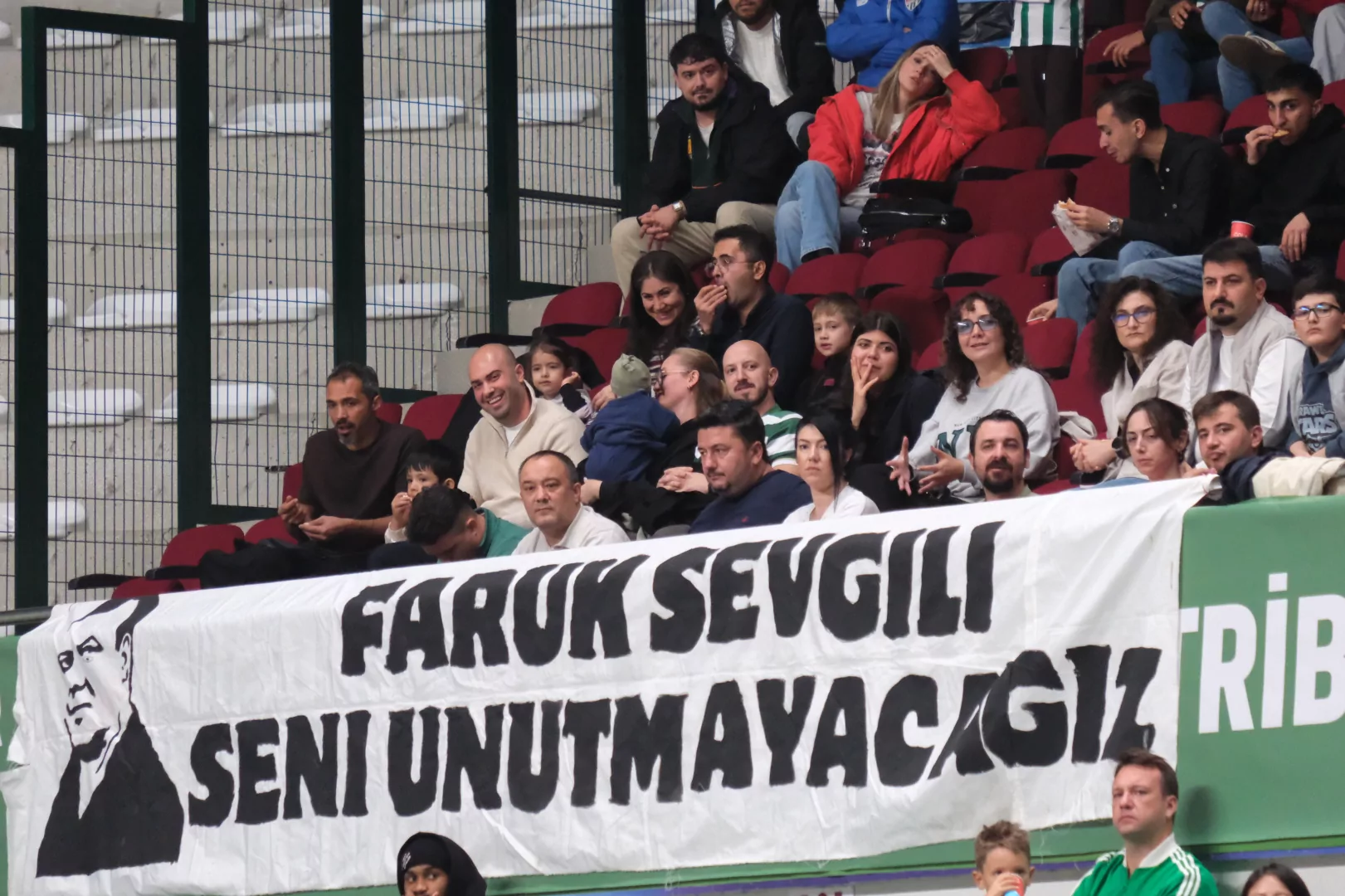 Bursaspor Basketbol - bahçeşehir taraftar albüm