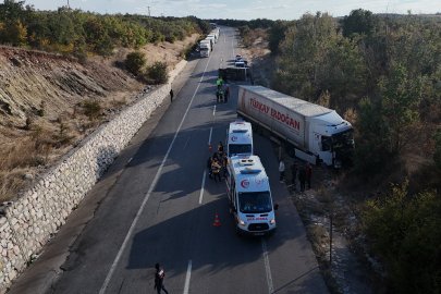 Edirne’de tır kuyruğunda kaza: Tır ile kamyonet çarpıştı, 4 kişi yaralandı