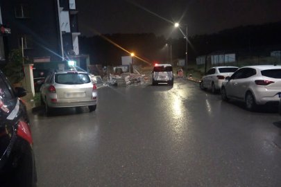 Pendik'te toprak kayması nedeniyle bina boşaltıldı
