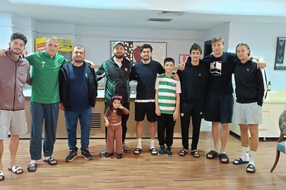 Karacabeyli taraftardan Bursaspor'a karpuz sürprizi