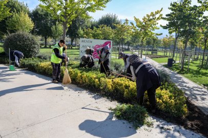 Büyükşehir’den park ve bahçelere düzenli bakım