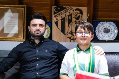 Enes Çelik, minik taraftar Ömer Selim’i ağırladı!