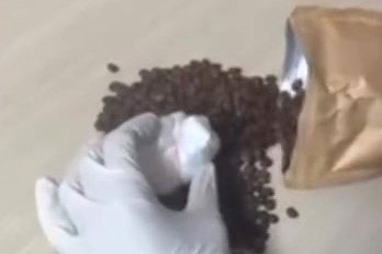 Kahve paketlerinin içinden kokain çıktı, 3 kişi gözaltına alındı