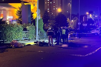 Motosiklet otomobille çarpıştı: 1 ölü, 1 yaralı