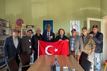 Ayvalıklı gazilerden Kent Konseyi Başkanı Füsun Atay’a anlamlı jest