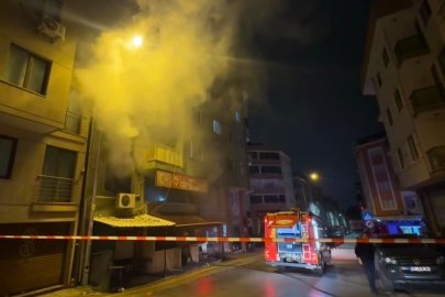 Kıraathanede gece yarısı çıkan yangın korkuttu