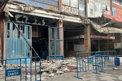 Ümraniye'de sanayi sitesinde balkon çöktü: 3 yaralı