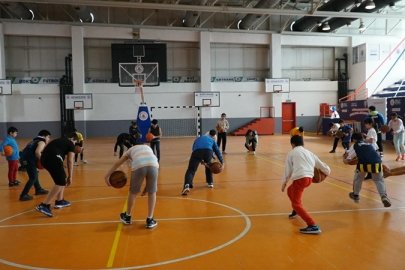 Kağıthane'de kış spor okullarına yoğun ilgi