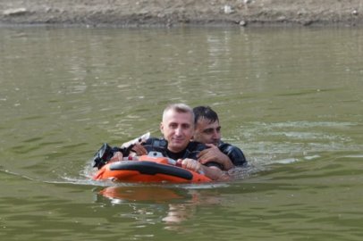 Bursa itfaiyesinden insansız cankurtaran aracı tatbikatı