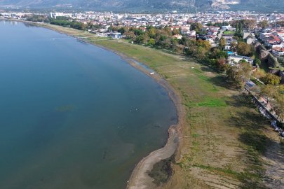 Dereler taştı, barajlar doldu, İznik Gölü çekilmeye devam ediyor