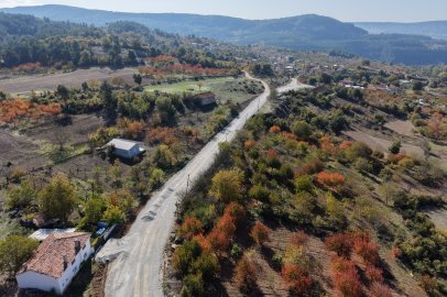 Keles'in üç mahallesinde yol mesaisi