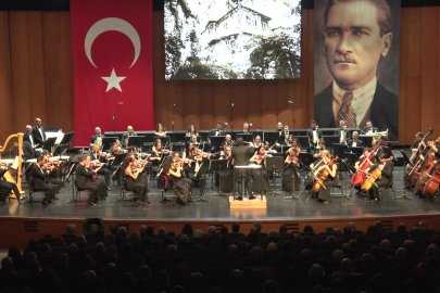 Bursa’da Cumhuriyet coşkusu senfonik ezgilerle yükseldi