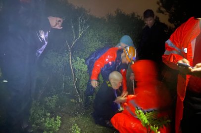 Gemlik'te mahsur kalan yaşlı çift için seferber oldular: Jandarma sırtında taşıdı