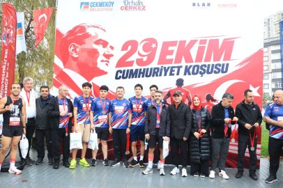 Çekmeköy'de 1221 vatandaş Cumhuriyet için koştu