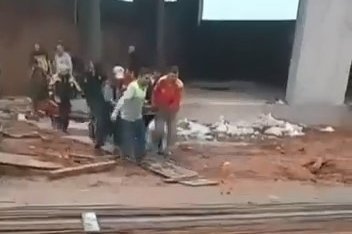 İnşaatın ikinci katından düşen işçi yaralandı