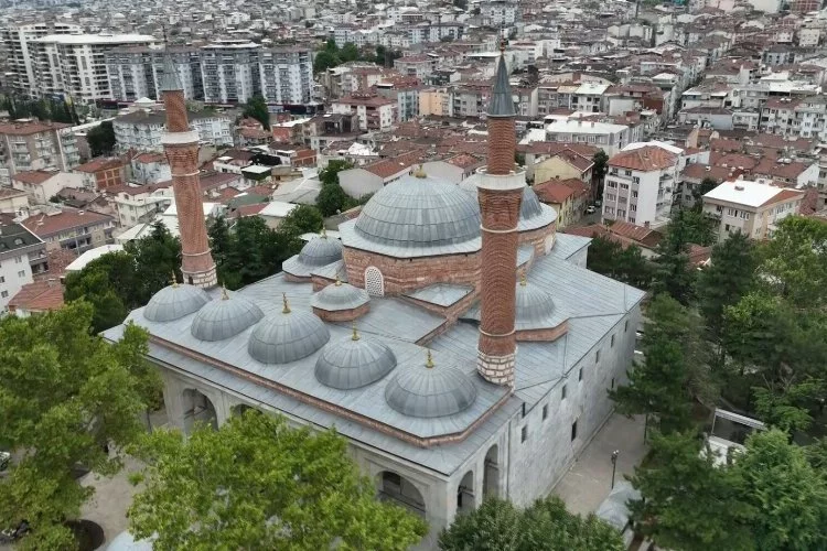 630 yıllık Yıldırım Bayezid Camii depremlere rağmen ayakta