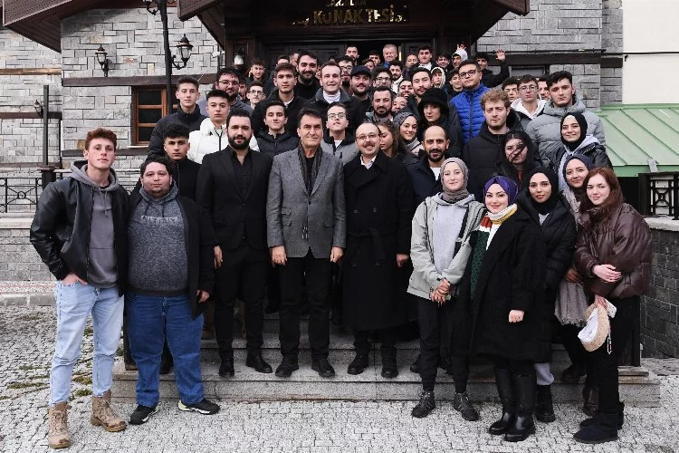 Başkan Dündar, Uludağ’da gençlerle buluştu