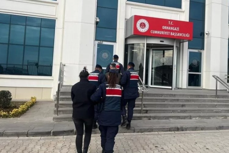 Bursa'da ev sahibinin hastanede yatmasını fırsat bildiler, evdeki altınlarını çaldılar