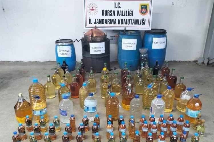 Bursa'da kaçak içki üreten 3 kişi yakalandı