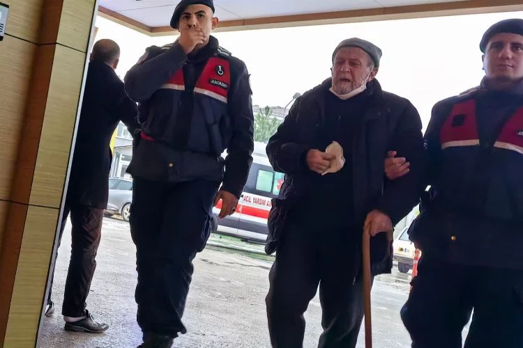 Bursa'da tutuklanan 81 yaşındaki adam hüngür hüngür ağladı