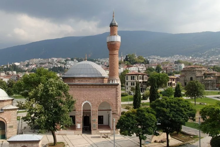 Bursa'daki camiide skandal hırsızlık