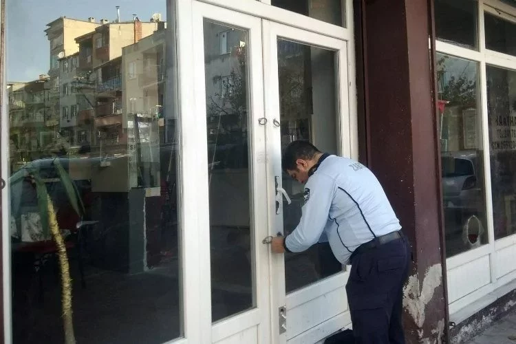 Bursa Osmangazi'de ruhsatsız kahvehaneye mühür