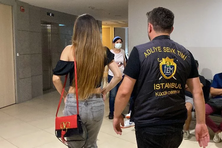 Bursalı milli futbolcunun eski eşi yakalandı!