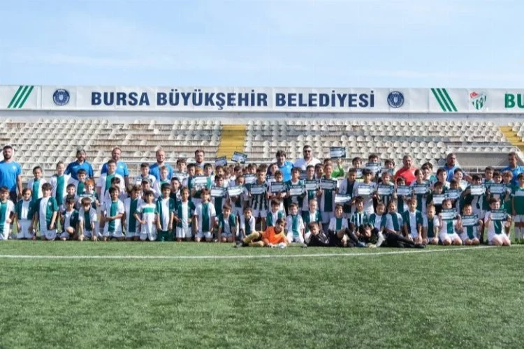 Bursaspor Futbol Okulu yaz dönemini noktaladı