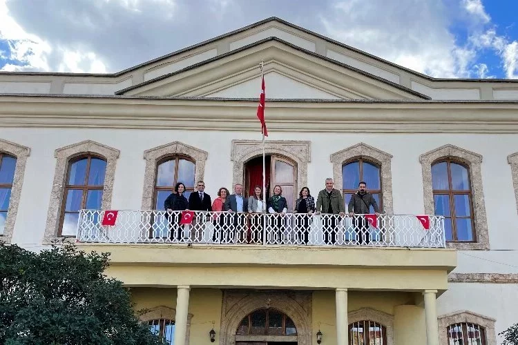 Darüşşafakalı öğretmenlerden Bursa'da tarihe yolculuk