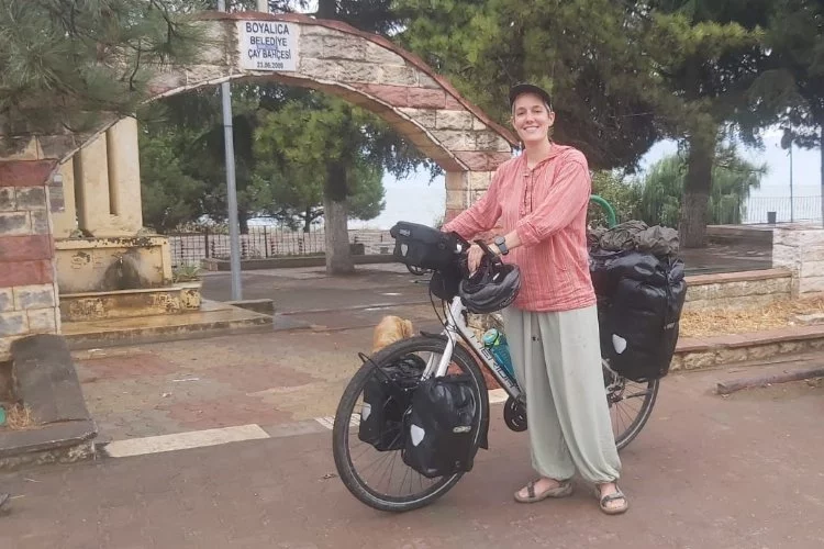 Hollandalı hemşire bisikletiyle dünya turu yapıyor