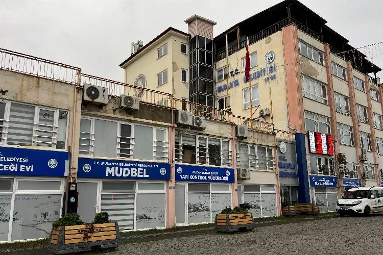 Mudanya Belediye binası tahliye ediliyor 