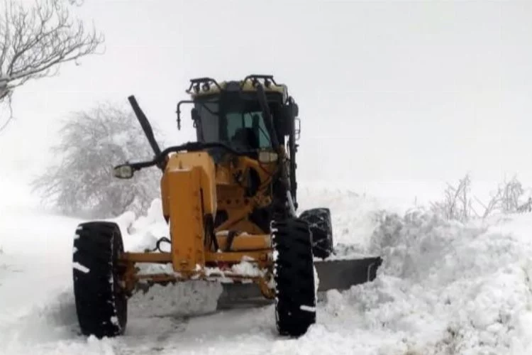 Nilüfer’de 40 mahallede karla mücadele çalışması yapıldı