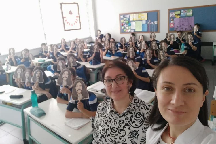 Salih Şeremet Ortaokulu Öğrencileri, Lale Manço Ahıskalı İle Avrupalı Arkadaşlarına 'Barış Abilerini' Tanıttılar