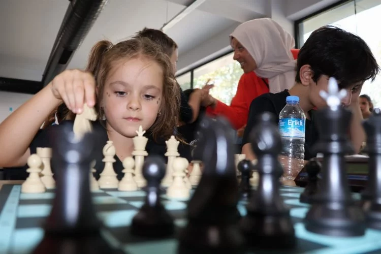 Yıldırımlı çocuklar satranç ile hem öğrendi hem eğlendi