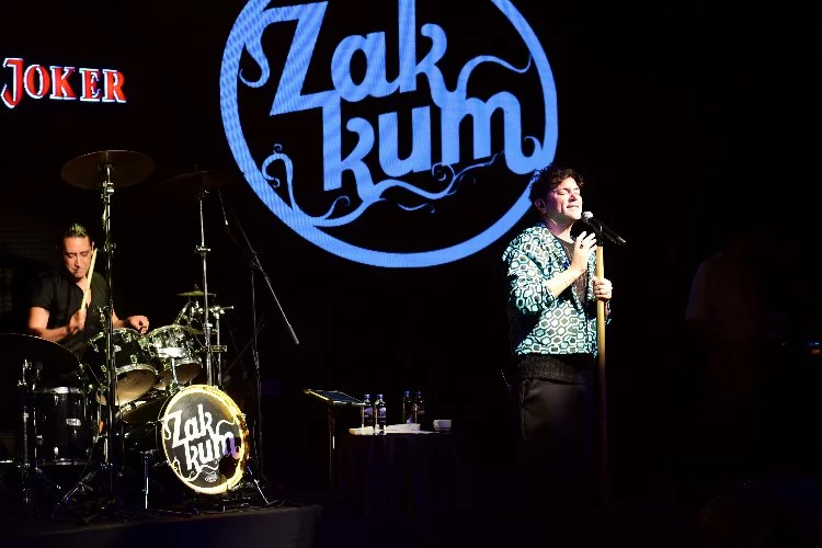Zakkum Bursa’da hayranlarına müzik ziyafeti sundu
