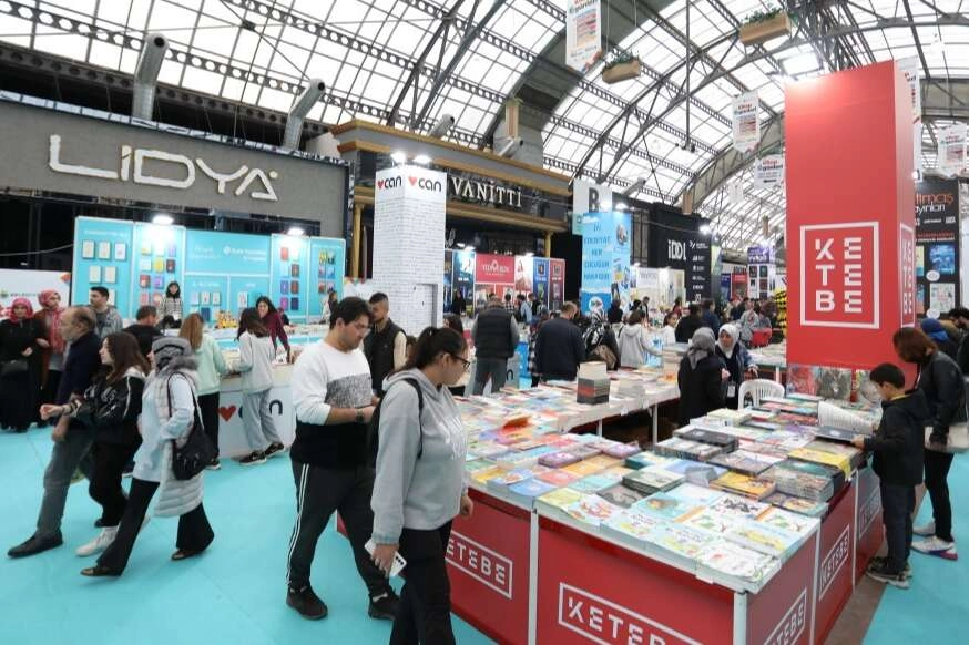 İnegöl'de kitap günleri tüm coşkusuyla sürüyor